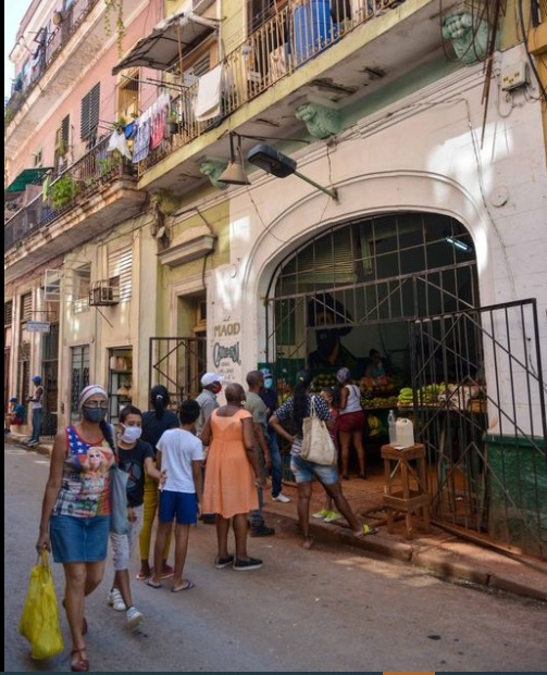 Comprando en el agro de La Habana Vieja! Cuba 