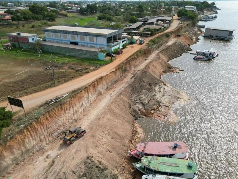 Muro de arrimo está em 15 por cento  de construção