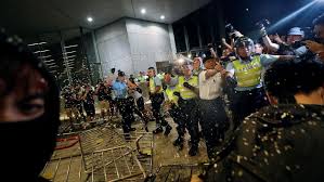 image for Violentas jornadas de Nochebuena y Navidad en Hong Kong