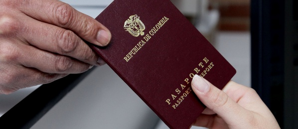 image for Expida el pasaporte colombiano de forma más rápida