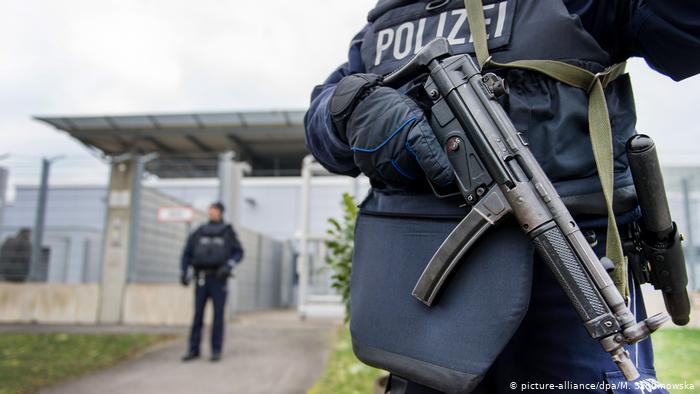 image for Médico sirio arrestado en Alemania por crímenes contra la humanidad