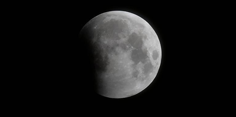 image for Eclipse lunar parcial más largo en 580 años