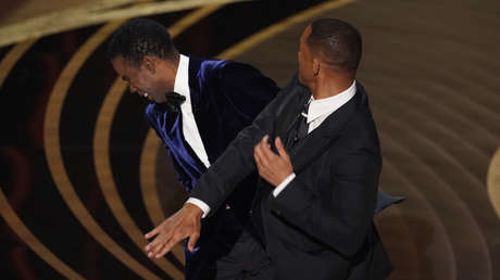 image for Will Smith  golpea a Chris Rock en directo en la gala de los Oscar