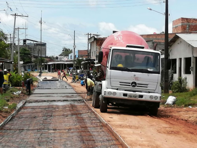 image for Estrada Perimental  no bairro Santa Rosa está recebendo o concreto armado