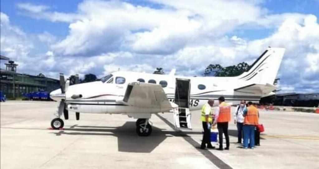 image for Avión patrulla aérea con dos epidemiologos llegó a la ciudad