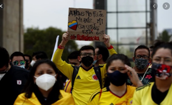 image for Colombianos protestan en Ciudad de México 