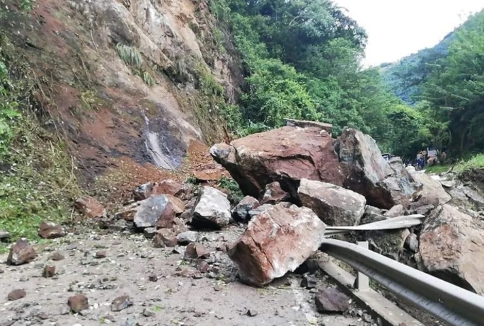 image for Cierre total de dos vías por derrumbes en Antioquia