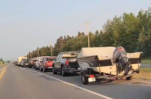 image for Long waits in Minnesota as Canadian border opens to vaccinated Americans