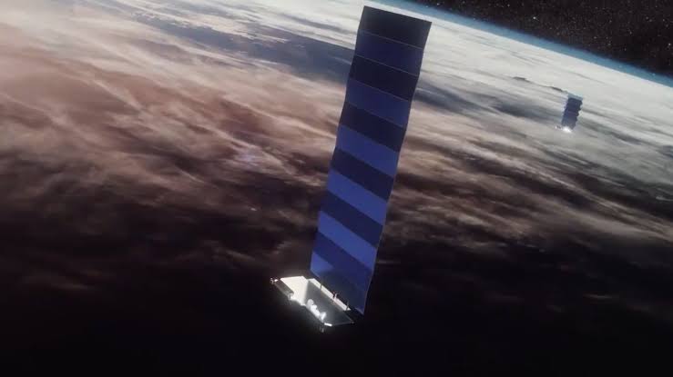 image for SpaceX and OneWeb satellites didn't have a close call in space after all