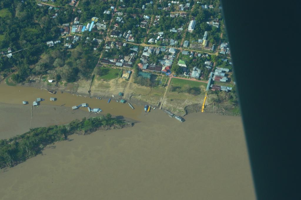 image for Sobrevuelos por el Río Amazonas para reconocimiento de daño geológico