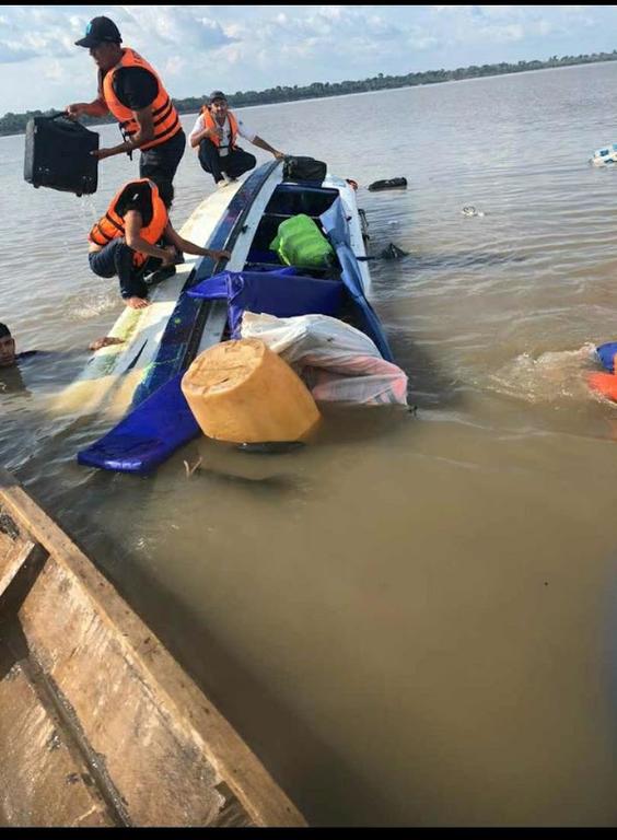 image for Embarcação expresso Olivença naufraga no Rio Solimões