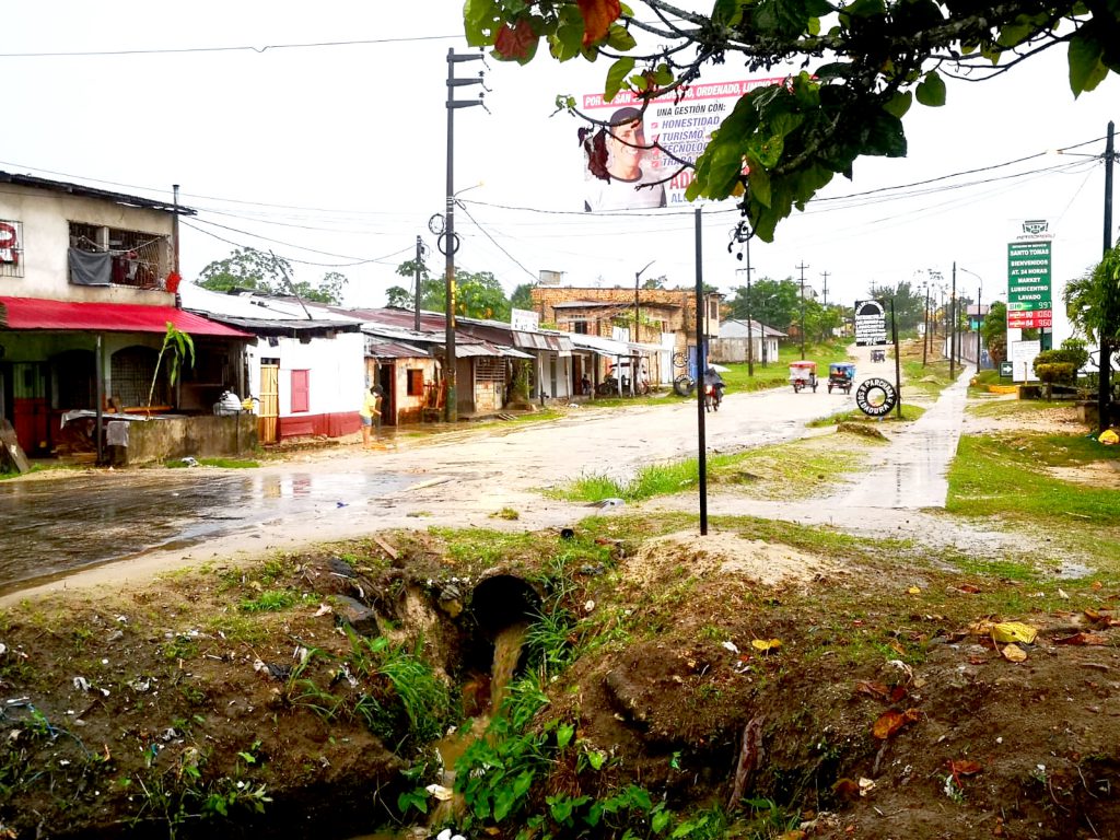 image for Asaltos en el kilómetro 1 de la carretera Santo Tomás