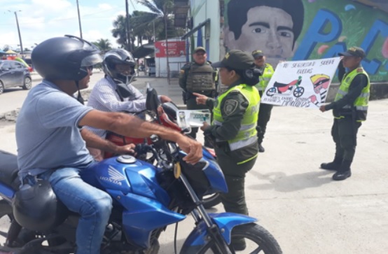 Activiades de la policia en calles de la ciudad