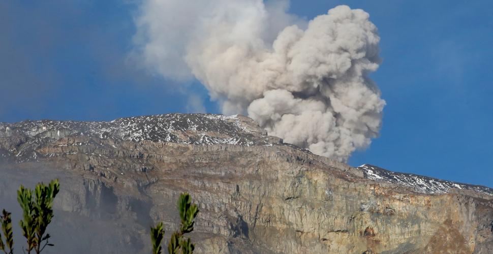 image for  Volcán Nevado del Ruiz continúa "inestable