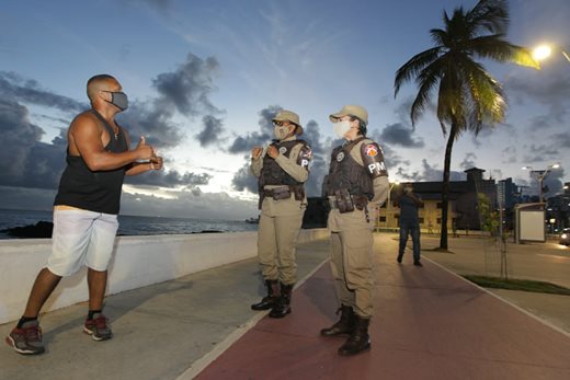 image for Bahia iniciará vacinação das polícias contra Covid-19