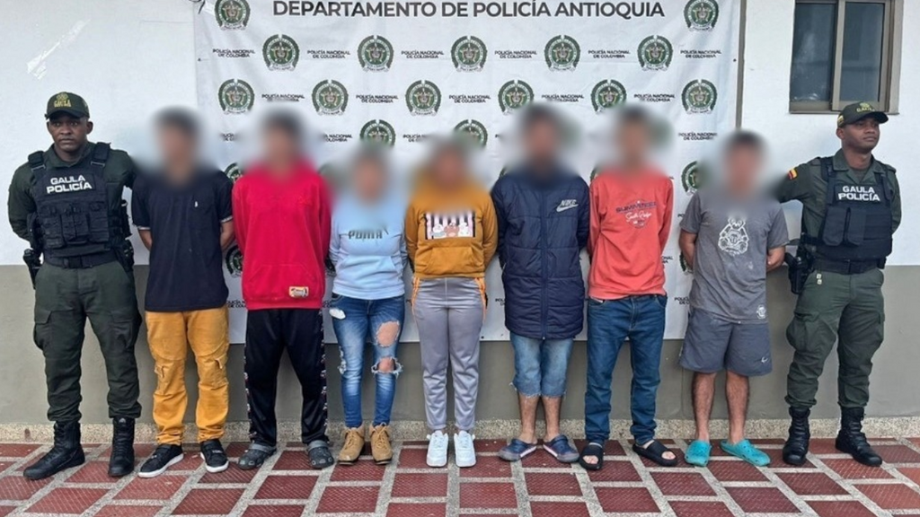 image for Redada de la policía de Antioquia contra el secuestro y la extorsión dejó 53 capturados 
