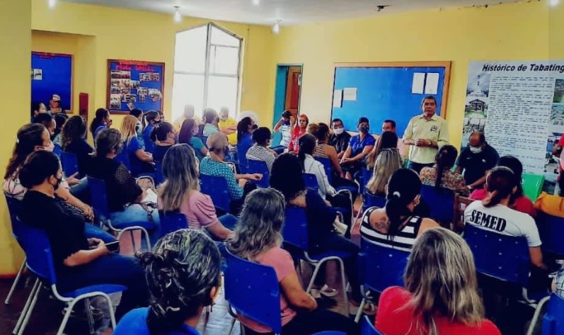 image for Prefeito participou em reunião com gestores da área da Educação