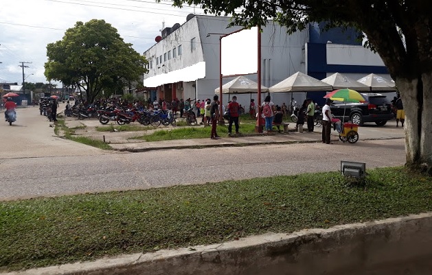 image for Tabatinguense vai receber o auxílio emergencial e causa aglomeração