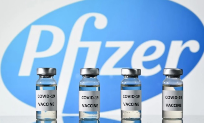 image for  Vacuna de Pfizer / No moverla / Aplicarla una vez descongelada /  La compleja logística