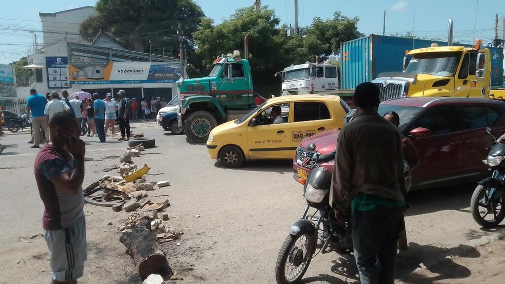 image for Bloqueos en Santa Clara por problemas de energía