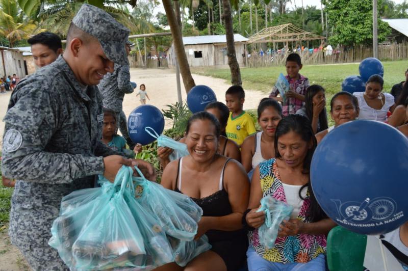 Madres del Amazonas celebran su día con la Fuerza Aérea Colombiana