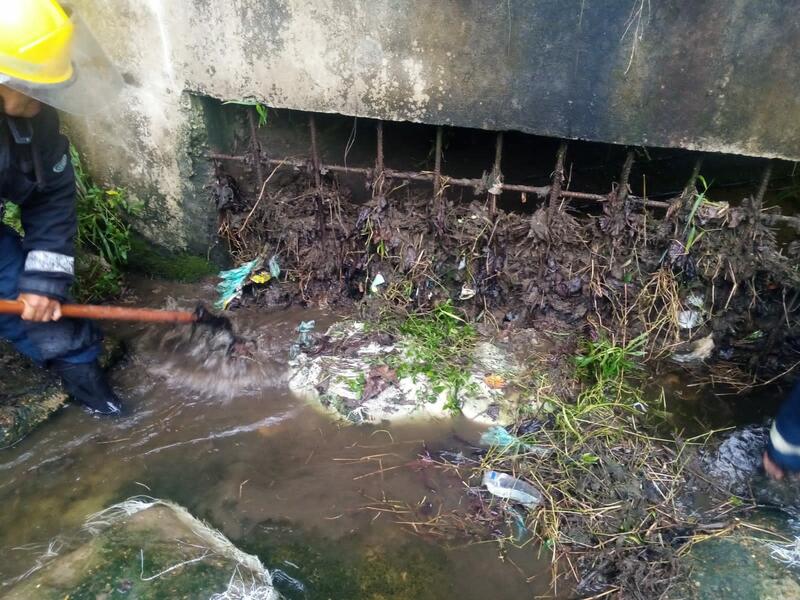 Mantenimiento de rejilla aguas lluvias 