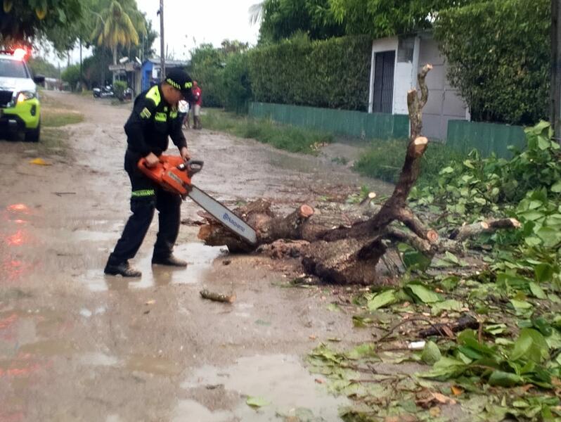 FUERTE TORMENTA AFECTÓ VIVIENDAS Y LOCALES COMERCIALES DE LETICIA 