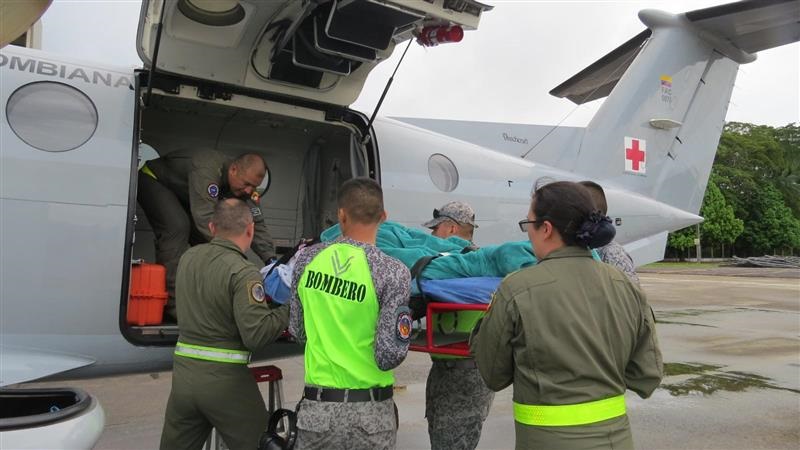 Adulta mayor en delicado estado de salud es trasladada en aeronave medicalizada