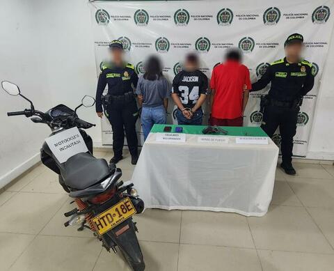 UN CAPTURADO Y DOS ADOLESCENTES APREHENDIDOS POR HURTO A MANO ARMADA