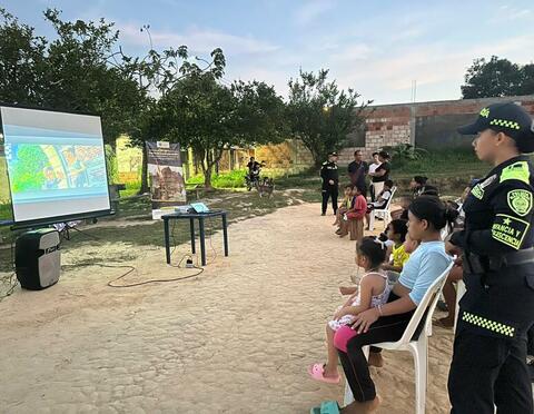 POLICÍA SE UNE A CAMPAÑA CERO TOLERANCIA A VIOLENCIA CONTRA NIÑOS Y ADOLESCENTES 