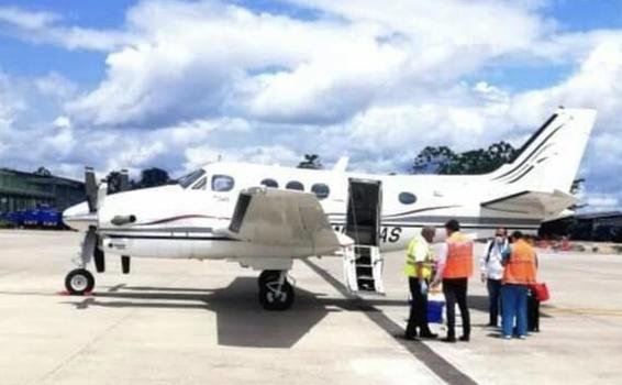 image for Avión patrulla aérea con dos epidemiologos llegó a la ciudad