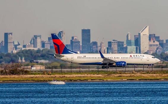 image for Kennedy Airport jetliner aborts takeoff to avoid another jet crossing runway