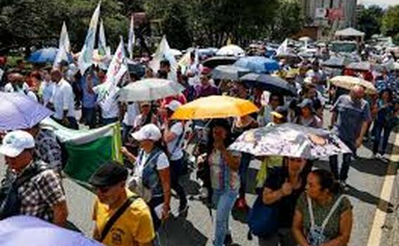 image for Manifestaciones generan cierre de la calzada derecha de la Av Regional en Medellín