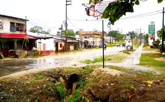 image for Asaltos en el kilómetro 1 de la carretera Santo Tomás