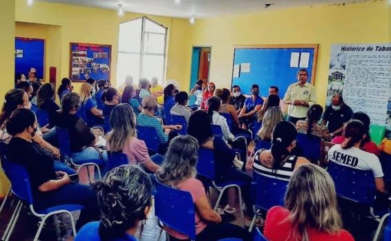 image for Prefeito participou em reunião com gestores da área da Educação