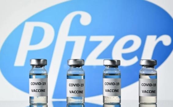 image for  Vacuna de Pfizer / No moverla / Aplicarla una vez descongelada /  La compleja logística