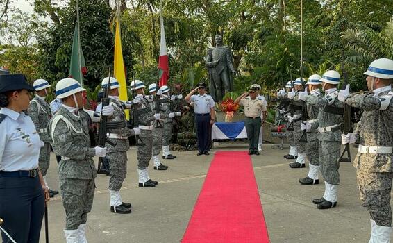 Fuerza Pública conmemoró el Día del Héroe de la Nación y sus Familias en Leticia