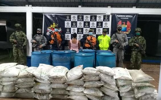 POLICÍA NACIONAL CAPTURA MUJER Y SE INCAUTA DE INSUMOS  PARA EL PROCESAMIENTO DE SUSTANCIAS PSICOACTIVAS 