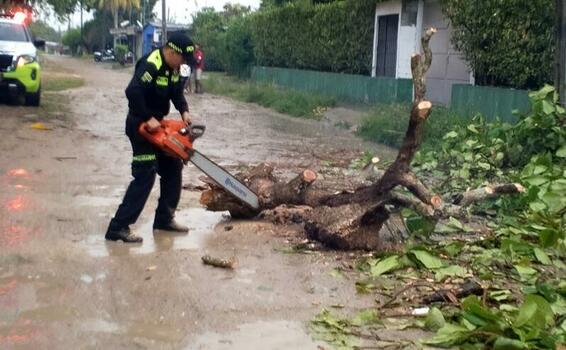 FUERTE TORMENTA AFECTÓ VIVIENDAS Y LOCALES COMERCIALES DE LETICIA 