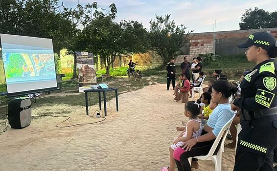 POLICÍA SE UNE A CAMPAÑA CERO TOLERANCIA A VIOLENCIA CONTRA NIÑOS Y ADOLESCENTES 