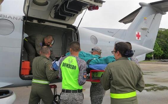 Adulta mayor en delicado estado de salud es trasladada en aeronave medicalizada