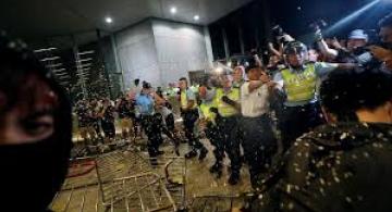 image for Violentas jornadas de Nochebuena y Navidad en Hong Kong