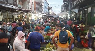 image for Ciudadanos continúan abarrotando el mercado Belén