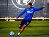 Jerson Murillo con un balon de futbol